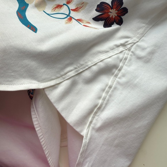 Chicos White Floral Print No Iron Chic Stretch Button Back Tunic Top Size 8 M - Picture 12 of 13